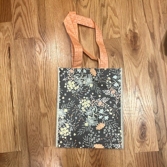 Trader Joe’s, Lululemon, World Market, and Joann’s Reusable Shopping Bags - Picture 5 of 6